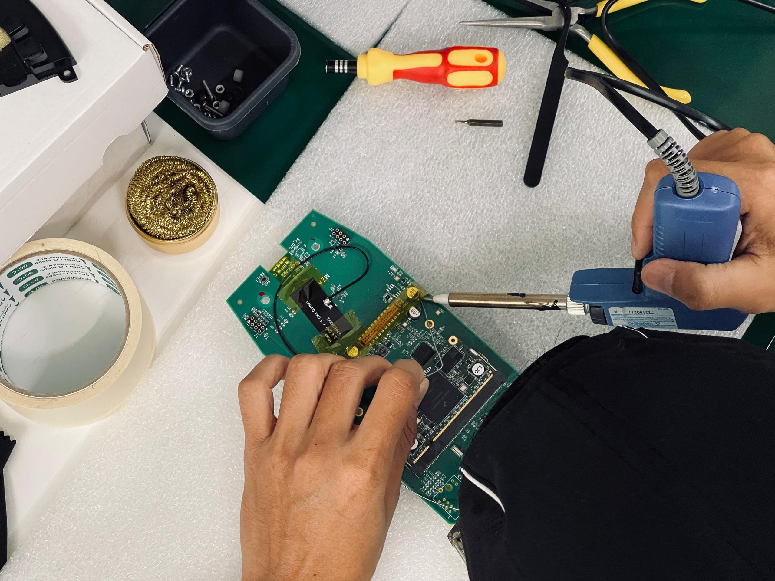 Biomed lab Image – Service Close Up 2